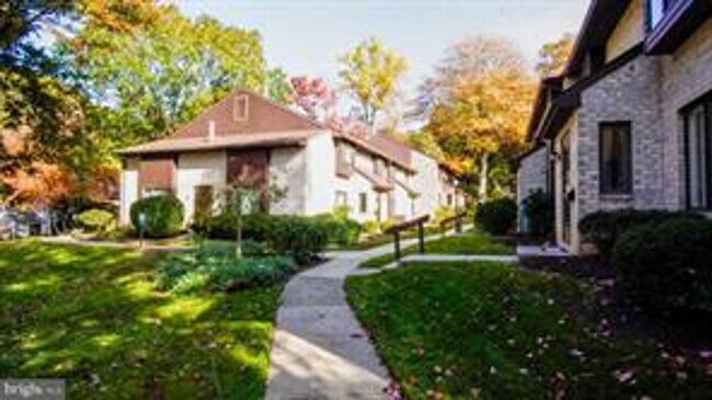 property at 2308 Aspen Cir