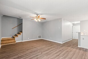 4439 Townhouse Way in Knoxville, TN - Building Photo