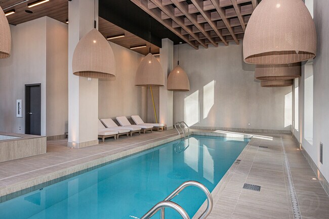 1170 Rue Saint-Antoine O in Montréal, QC - Building Photo - Building Photo