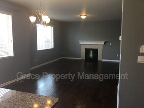 9760 Memphis St in Commerce City, CO - Building Photo - Building Photo