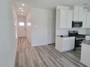 10109 Spring Branch Trail in Houston, TX - Building Photo - Building Photo