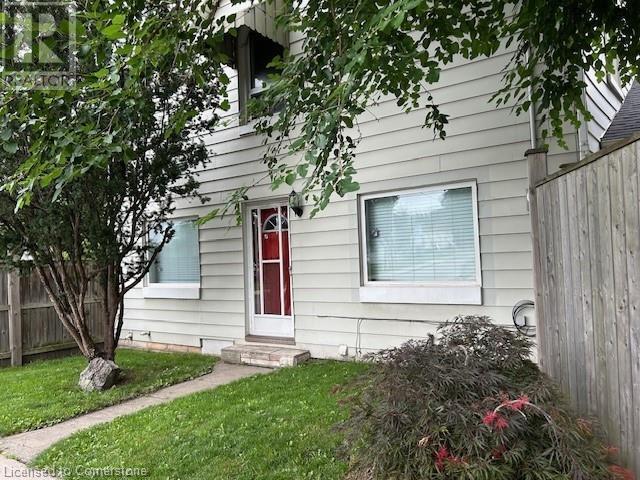 26 Queen St N