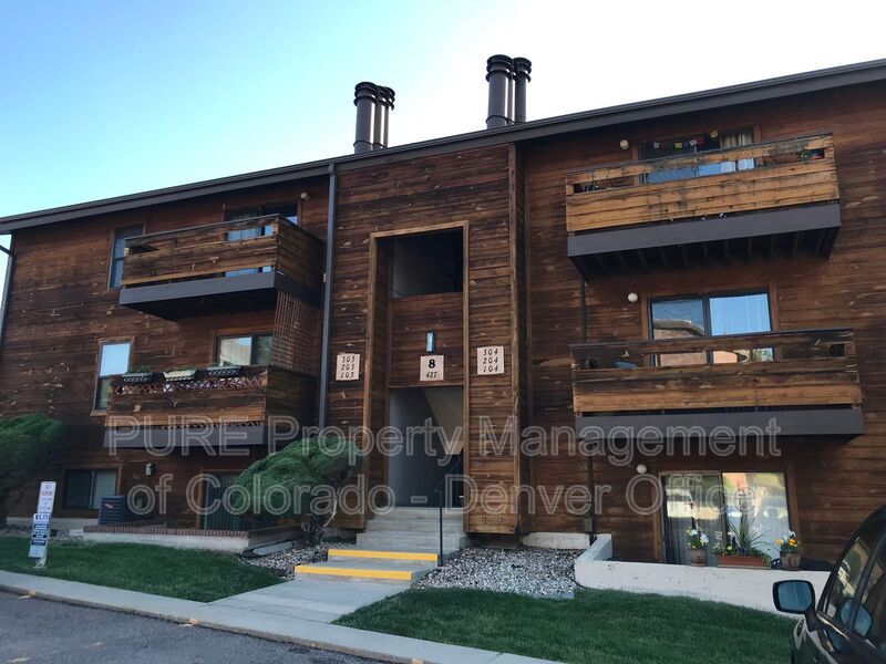 427 Wright St in Lakewood, CO - Building Photo
