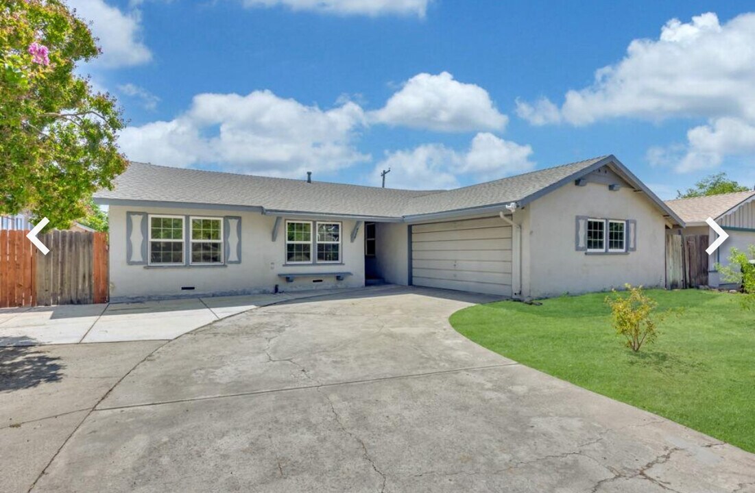 4330 Stockbridge Ave in Sacramento, CA - Building Photo