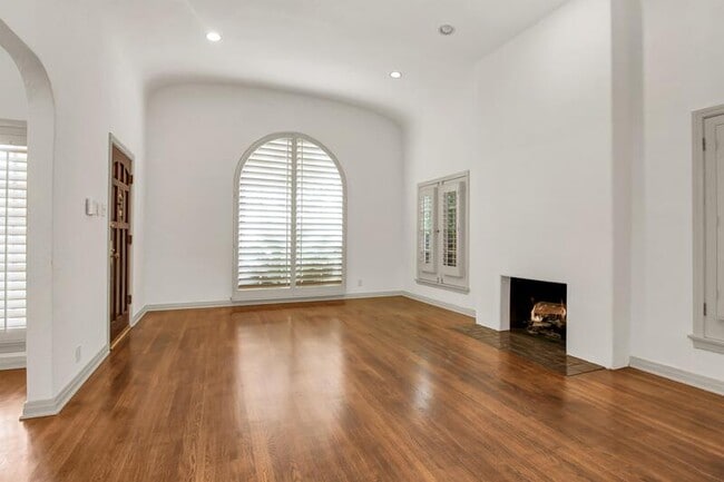 123 N La Jolla Ave in Los Angeles, CA - Building Photo - Building Photo