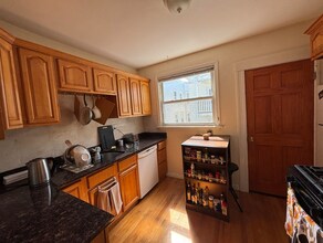 35 Magnus Ave, Unit 3 in Somerville, MA - Building Photo - Building Photo