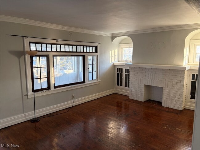 922 Helmsdale Rd in Cleveland Heights, OH - Foto de edificio - Building Photo