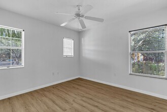 5404 Paradise Cay Cir in Kissimmee, FL - Building Photo - Building Photo