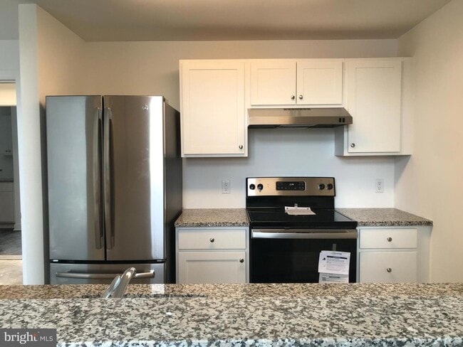 43 Princeton Hightstown Rd, Unit 1205 in West Windsor Township, NJ - Foto de edificio - Building Photo