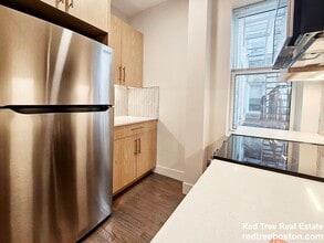 111 Park Dr in Boston, MA - Foto de edificio - Building Photo