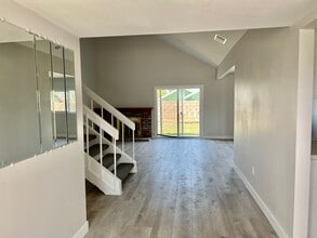 1080 Elmhurst Dr in Corona, CA - Building Photo - Building Photo