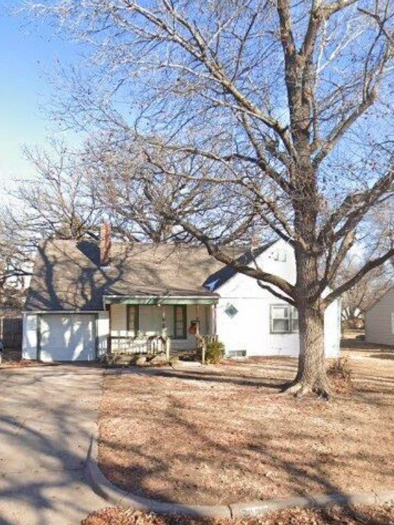 property at 2036 S Dellrose Ave