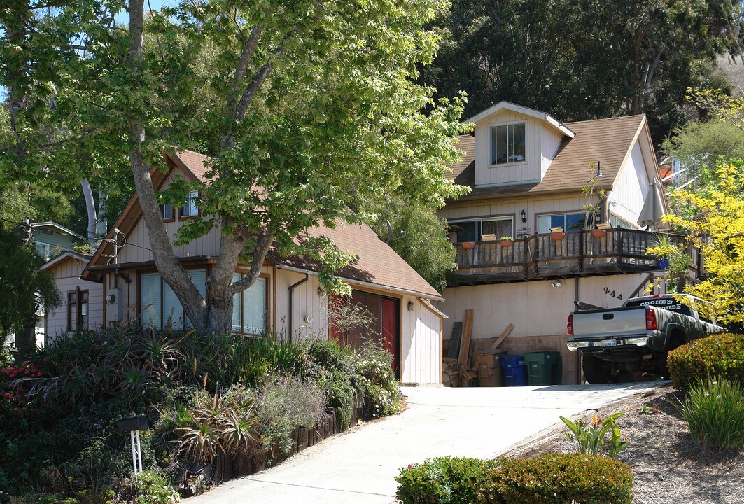 244 Cedar St in Ventura, CA - Foto de edificio