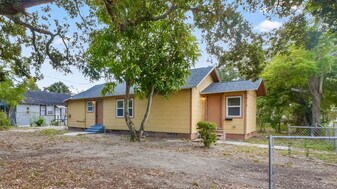 2026 22nd St S in St. Petersburg, FL - Building Photo