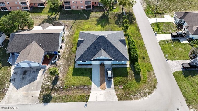 4022 SW 7th Pl in Cape Coral, FL - Building Photo - Building Photo