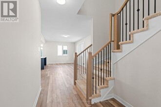 513 Brigatine Ave in Ottawa, ON - Building Photo - Building Photo