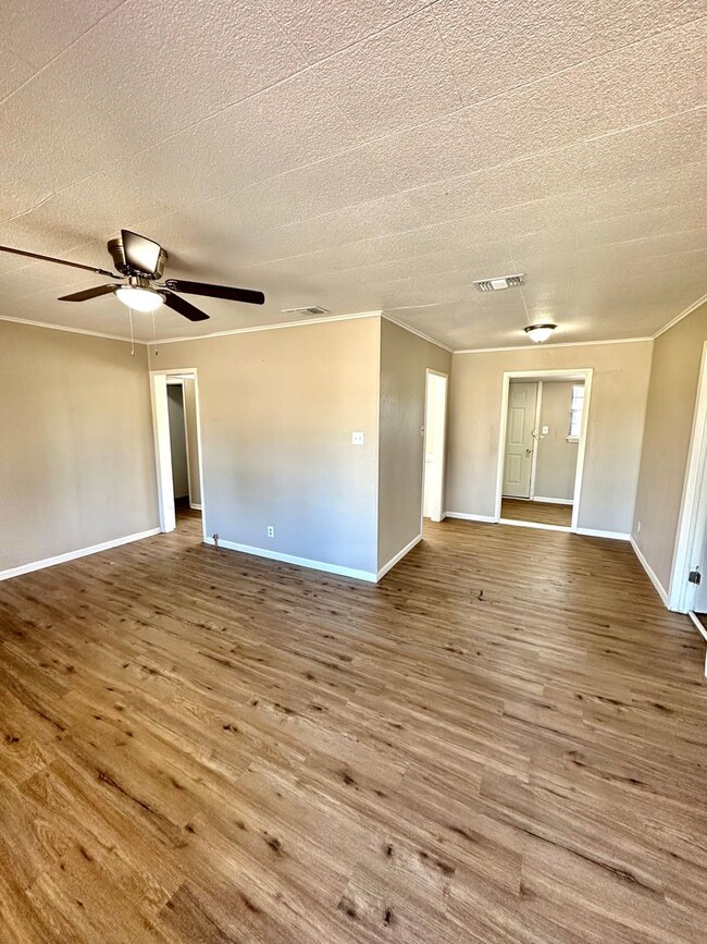 1161 E 23rd St in San Angelo, TX - Building Photo - Building Photo