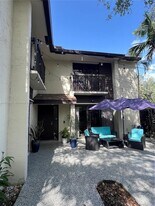 3357 Cocoplum Cir in Coconut Creek, FL - Building Photo