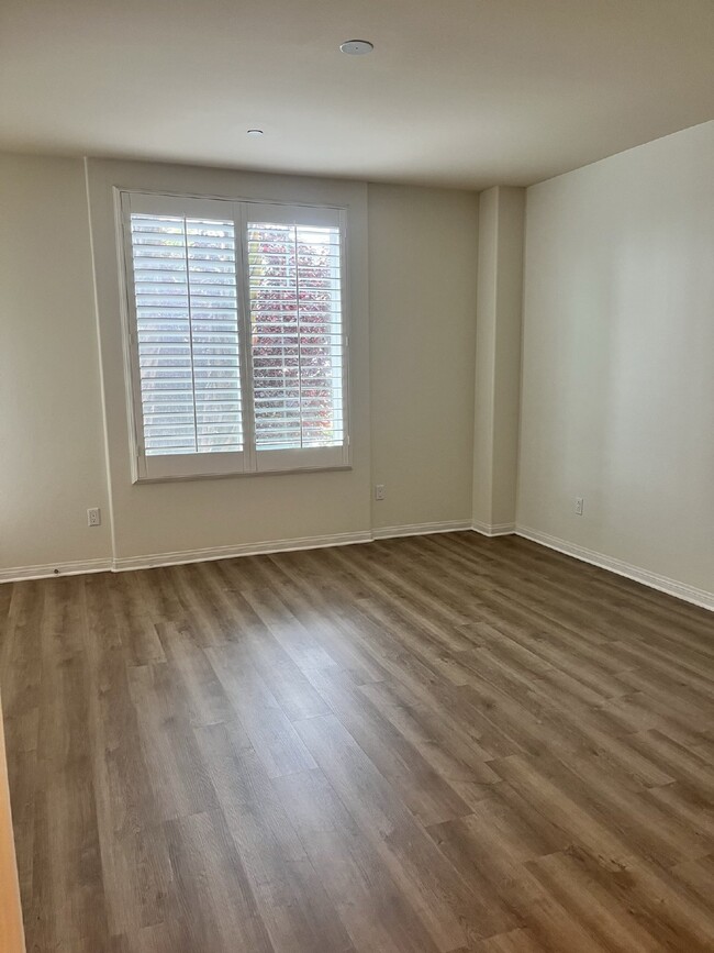property at 4226 Tradewinds Dr