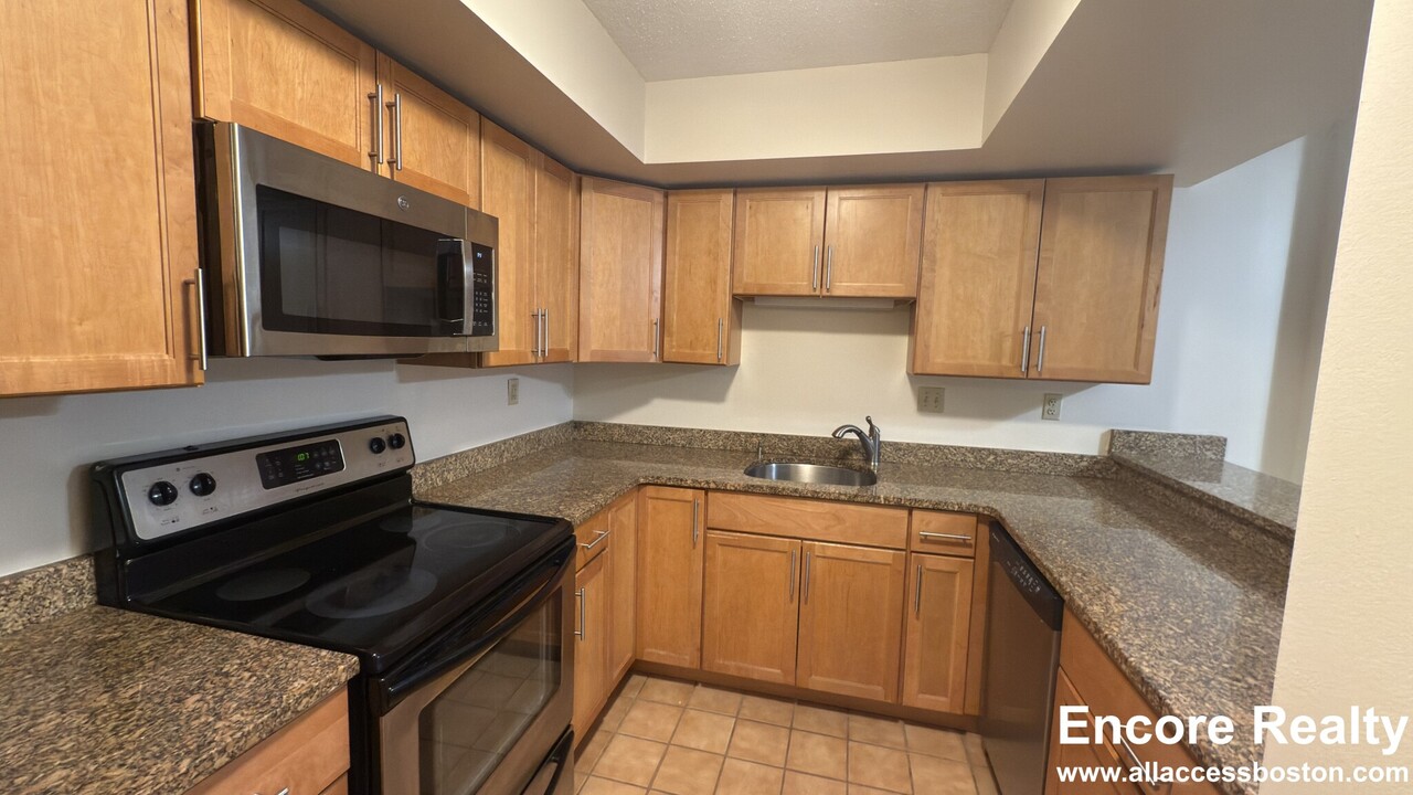 441 Franklin St, Unit #205 in Cambridge, MA - Building Photo