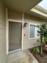 11377 Osborne Pl in Los Angeles, CA - Building Photo - Building Photo