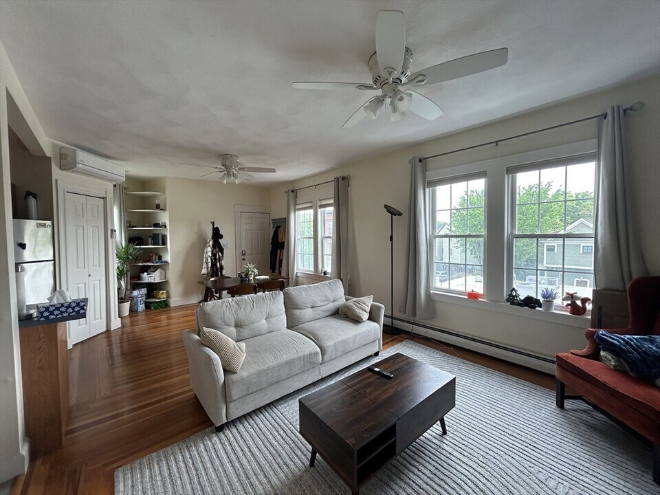 340 Putnam Ave in Cambridge, MA - Building Photo