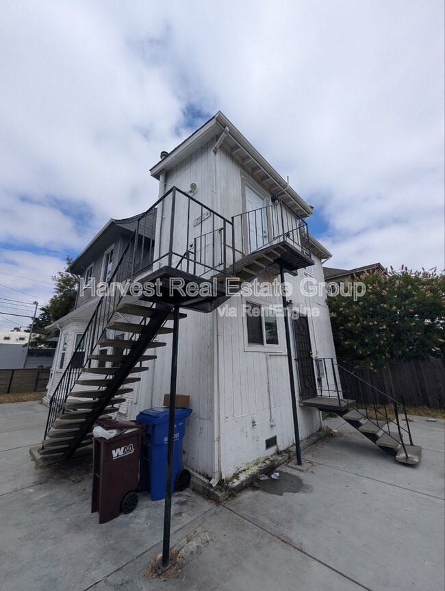 property at 2512 Myrtle St