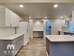 13523 5th Ave Ct S in Tacoma, WA - Foto de edificio - Building Photo