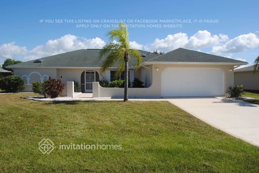 1214 Capricorn Blvd in Punta Gorda, FL - Building Photo