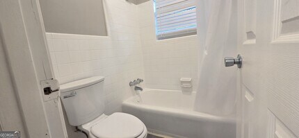 21 Delmont Dr NE in Atlanta, GA - Building Photo - Building Photo