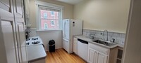 231 Rawson Rd, Unit 5 in Brookline, MA - Building Photo - Building Photo