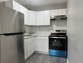 Prescott Arms Apartments in Upper Darby, PA - Foto de edificio - Building Photo