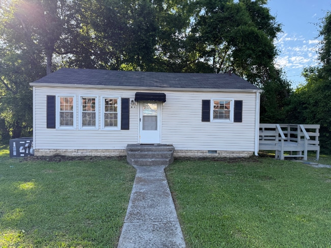 property at 624 Hartsville Pike