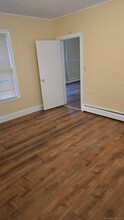 21 Chestnut St in Bristol, CT - Building Photo - Building Photo