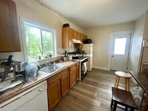 123 Winthrop St, Unit 1 in Medford, MA - Foto de edificio - Building Photo