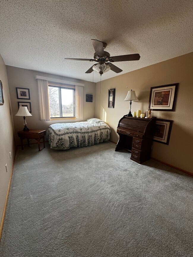 929 Circle Dr in Aberdeen, SD - Building Photo - Building Photo