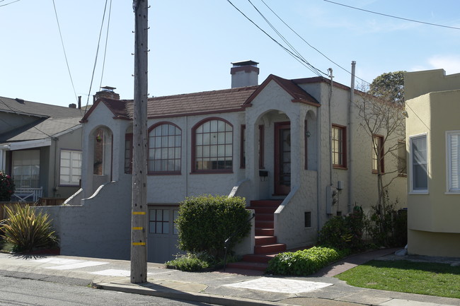 1602-1604 Pacific Ave in Alameda, CA - Foto de edificio - Building Photo