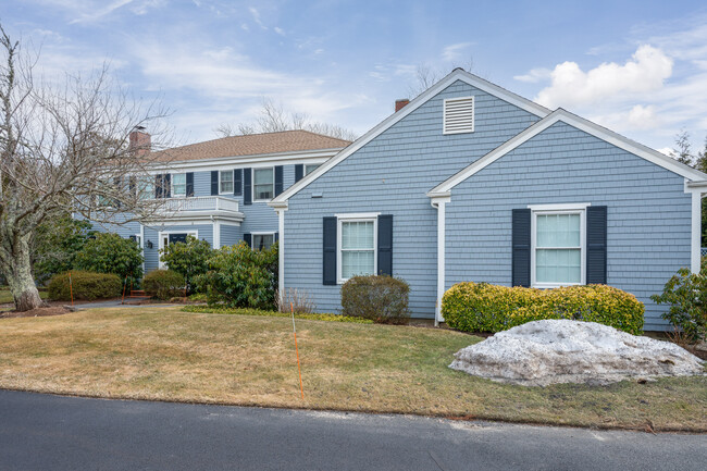 Village Square in Osterville, MA - Building Photo - Building Photo