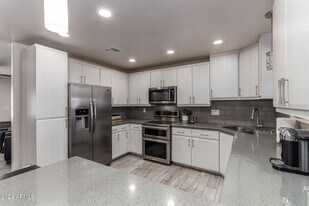 2726 S Rita Ln in Tempe, AZ - Building Photo