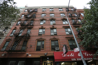 528 E 11th St in New York, NY - Foto de edificio - Building Photo