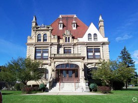 Renascence Ottawa (ROAR) in Toledo, OH - Building Photo