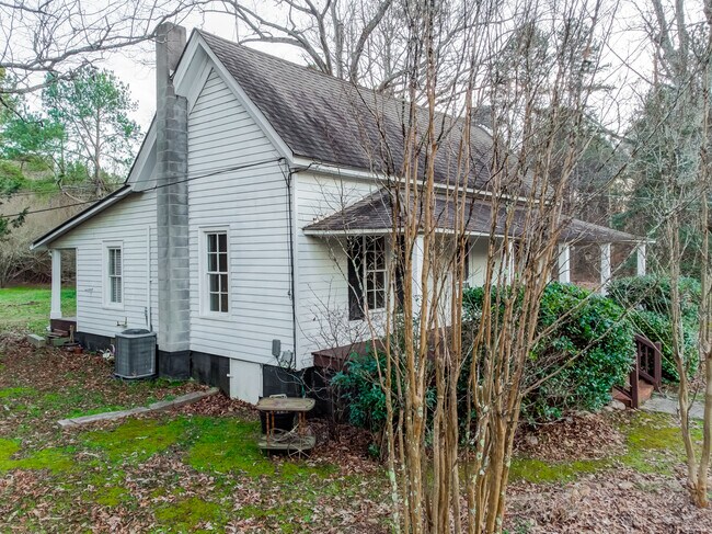 property at 1290 Reavis Mountain Rd