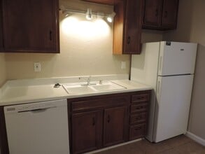 835 N Sanders St in Ridgecrest, CA - Building Photo - Building Photo