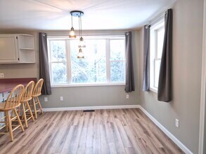 2288 S Wheelock Rd, Unit 2288 S Wheelock Rd Unit 1 in Lyndonville, VT - Foto de edificio - Building Photo