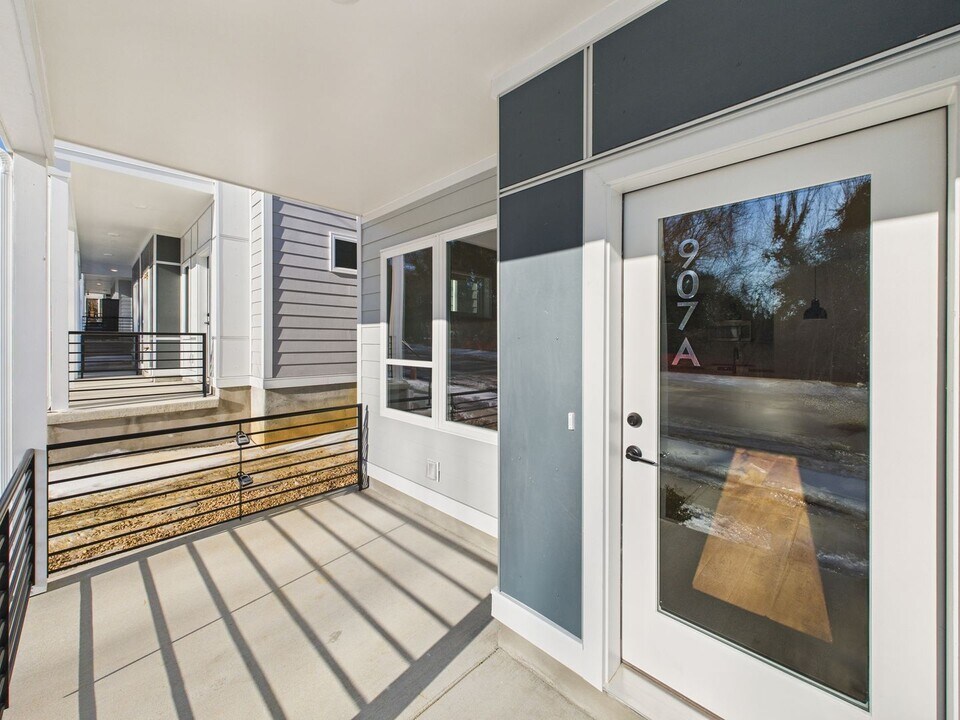 907 Bainbridge St in Richmond, VA - Building Photo