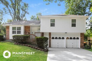 11215 W 77th St in Overland Park, KS - Building Photo