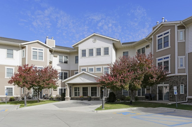 Courtyard at Highpointe in Fargo, ND - Building Photo - Building Photo