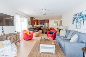 688 106th Ave N in Naples, FL - Building Photo - Building Photo