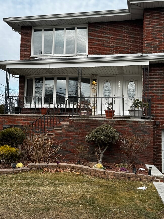 2357 Linwood Ave, Unit 2 in Fort Lee, NJ - Building Photo - Building Photo