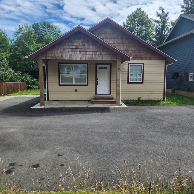 property at 1723 SE 3rd St